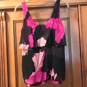 DVF silk top beautiful pattern and colors